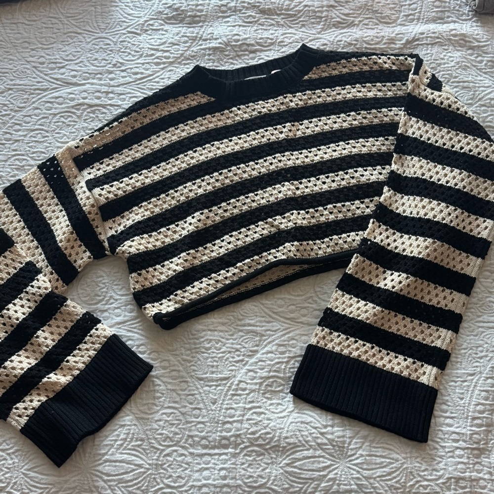 NWT Knitted Crop Top